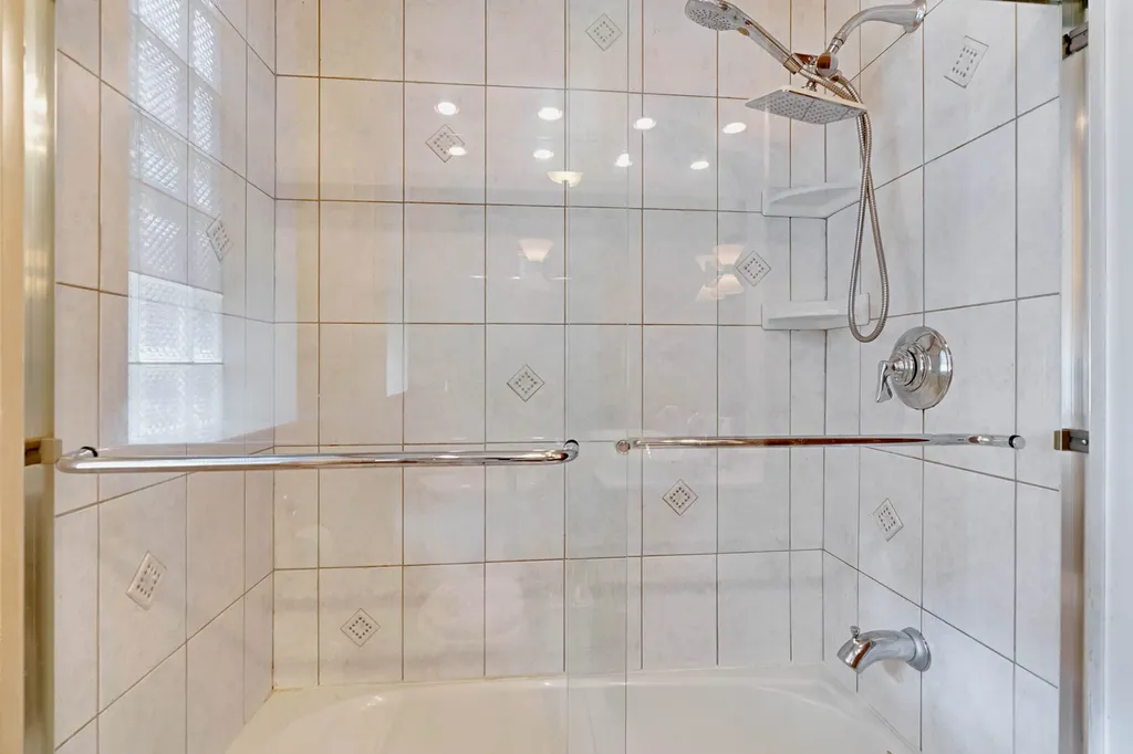 5505 West Cullom Avenue Chicago IL 60634