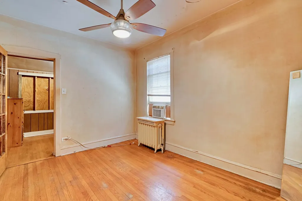 5505 West Cullom Avenue Chicago IL 60634