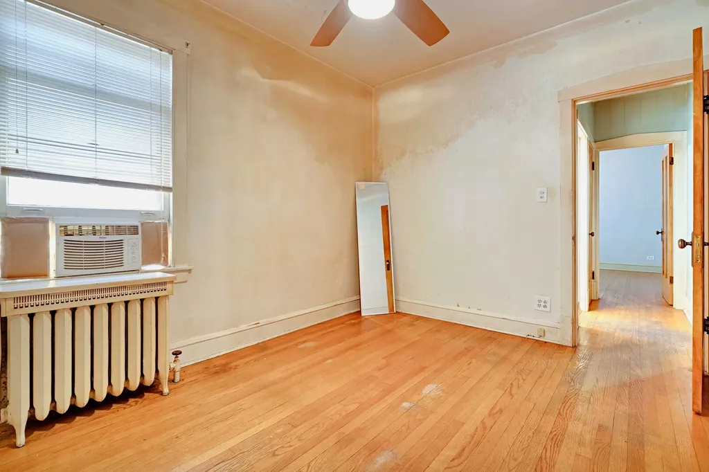 5505 West Cullom Avenue Chicago IL 60634
