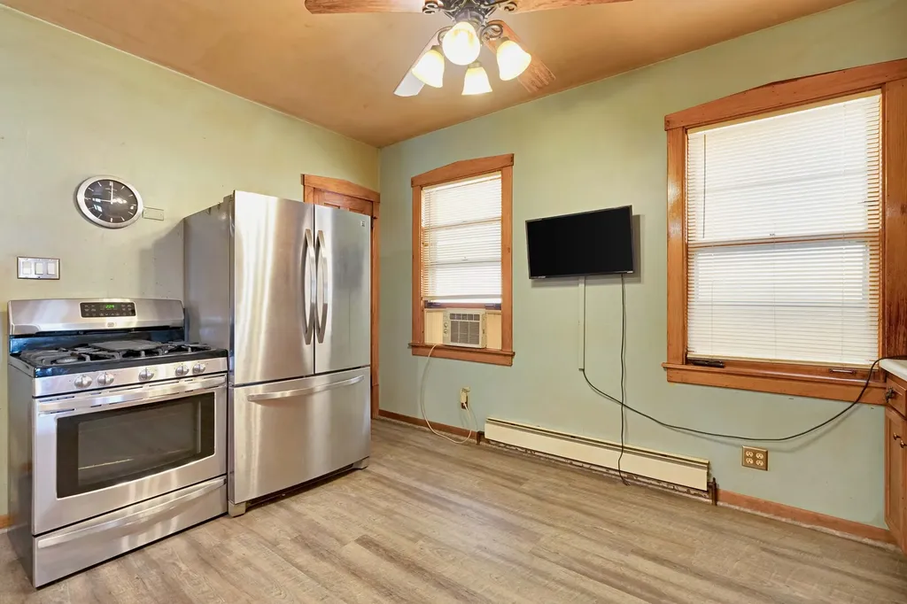 5505 West Cullom Avenue Chicago IL 60634
