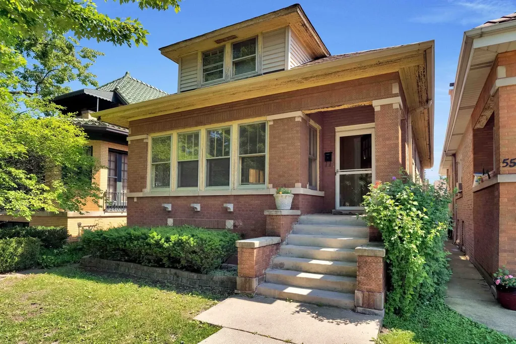 5505 West Cullom Avenue Chicago IL 60634