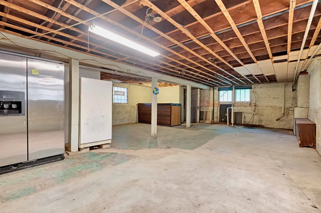 5505 West Cullom Avenue Chicago IL 60634