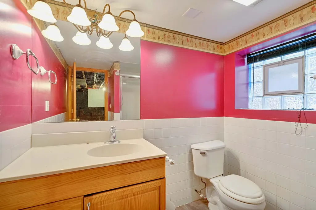 5505 West Cullom Avenue Chicago IL 60634