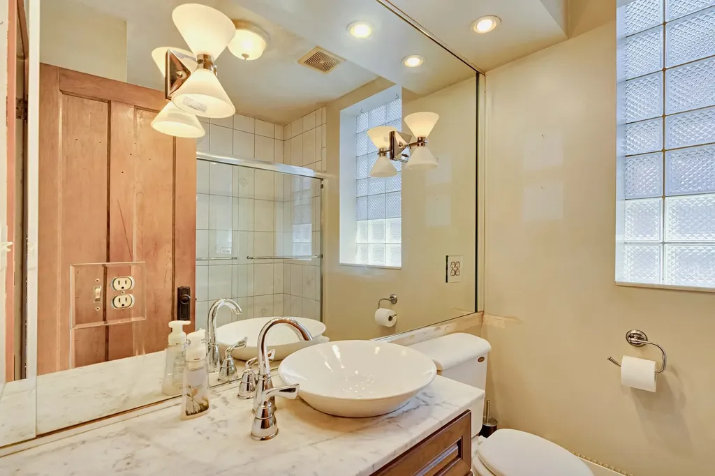 5505 West Cullom Avenue Chicago IL 60634