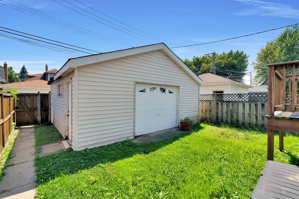 5505 West Cullom Avenue Chicago IL 60634