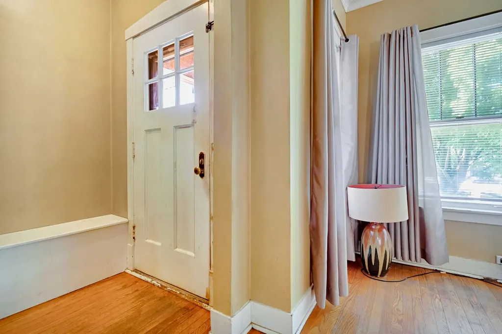 5505 West Cullom Avenue Chicago IL 60634