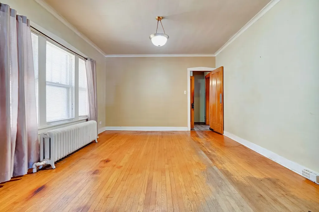 5505 West Cullom Avenue Chicago IL 60634