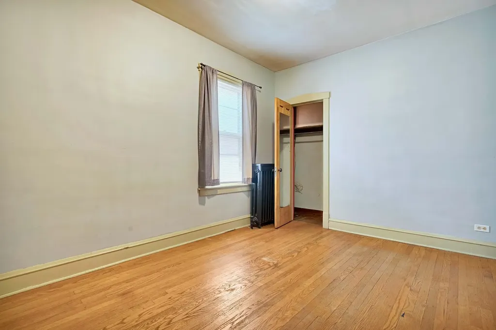 5505 West Cullom Avenue Chicago IL 60634
