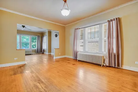 5505 West Cullom Avenue Chicago IL 60634