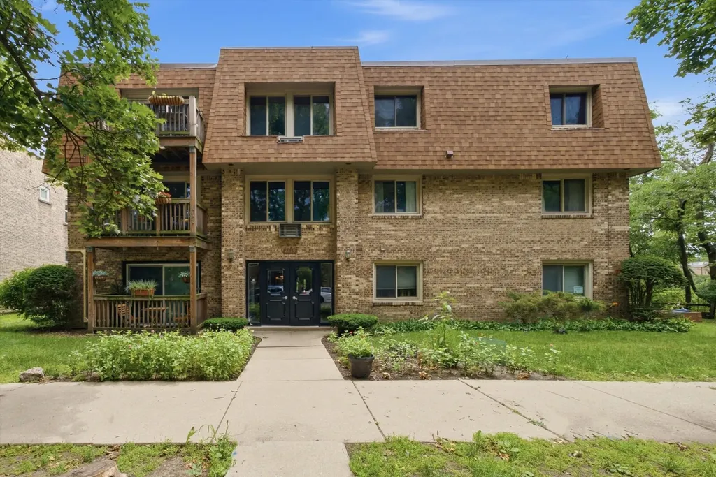 2619 West Agatite Avenue Chicago IL 60625