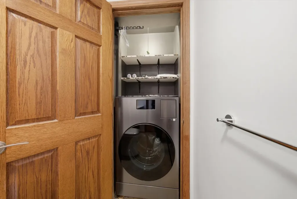 2619 West Agatite Avenue Chicago IL 60625