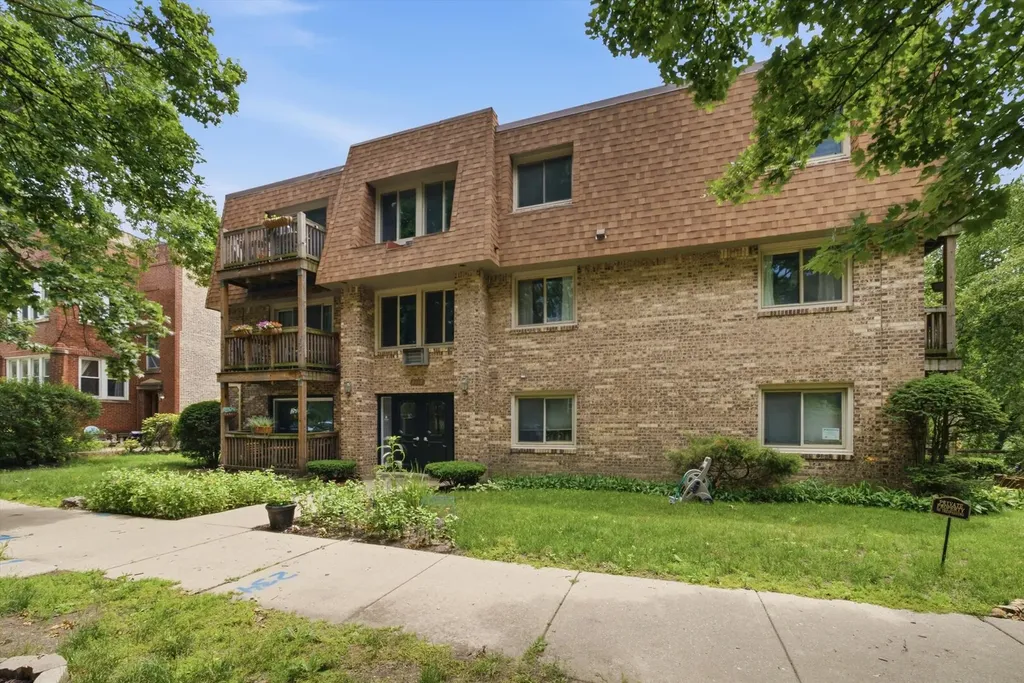 2619 West Agatite Avenue Chicago IL 60625