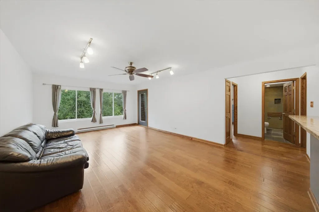 2619 West Agatite Avenue Chicago IL 60625