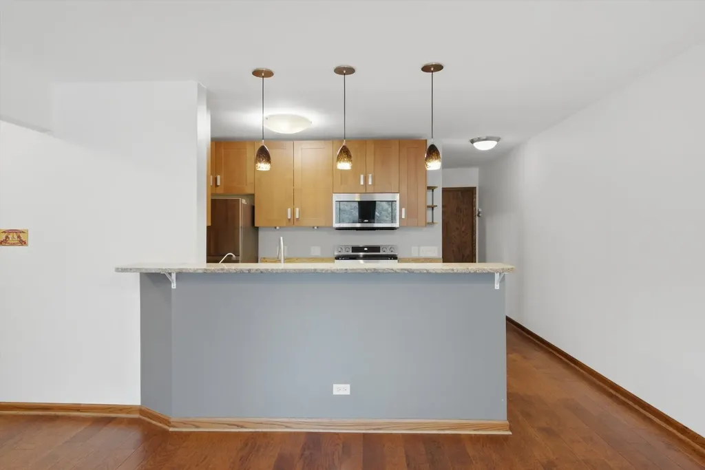 2619 West Agatite Avenue Chicago IL 60625