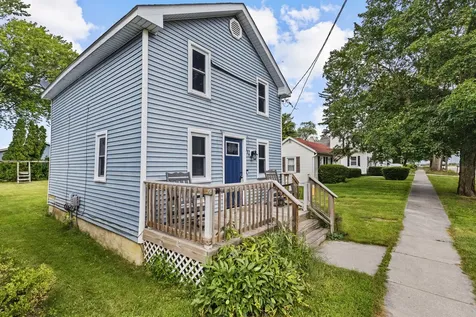 207 East Taylor Street Grant Park IL 60940