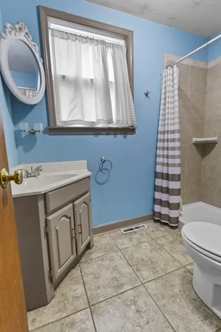 207 East Taylor Street Grant Park IL 60940