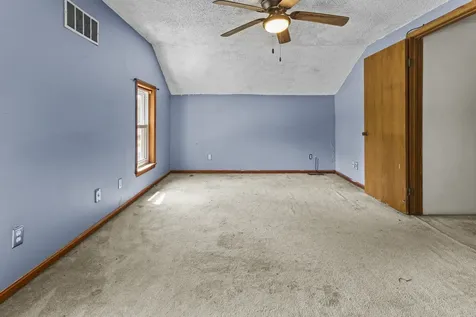 207 East Taylor Street Grant Park IL 60940