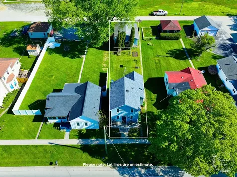 207 East Taylor Street Grant Park IL 60940