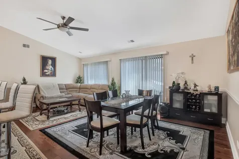 1511 West Pheasant Trail Lane Arlington Heights IL 60004