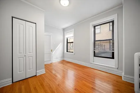639 West Roscoe Street Chicago IL 60657