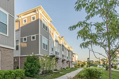 1546 Slade Way Des Plaines IL 60018