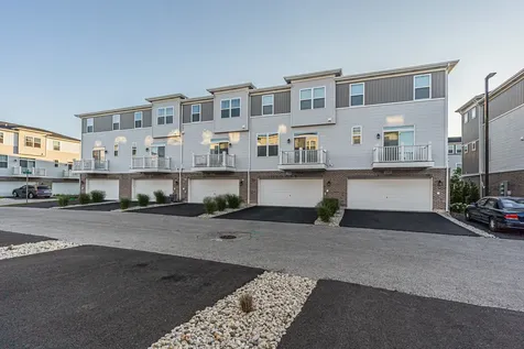 1546 Slade Way Des Plaines IL 60018