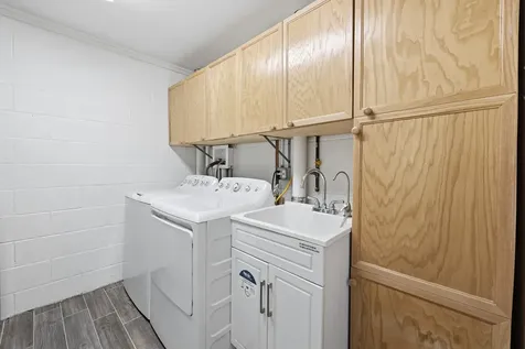 127 Fairlane Court Bloomingdale IL 60108