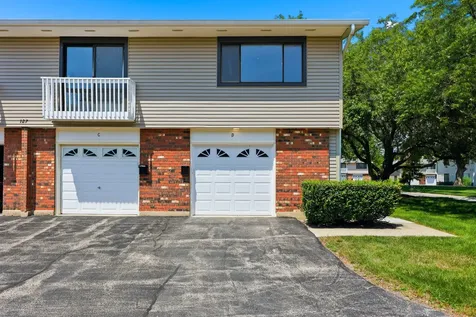 127 Fairlane Court Bloomingdale IL 60108