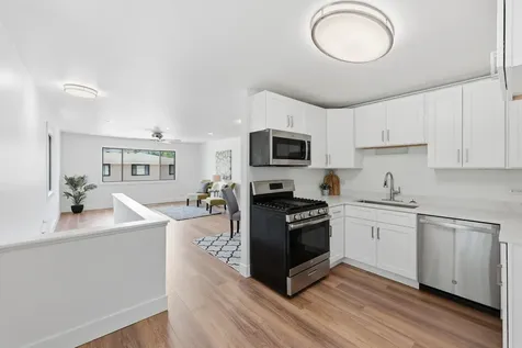 127 Fairlane Court Bloomingdale IL 60108