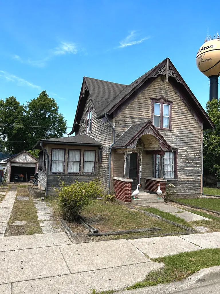 9905 Main Street Hebron IL 60034