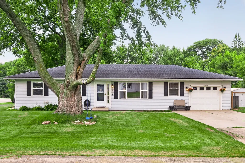 5201 East Wayne Avenue Rochelle IL 61068