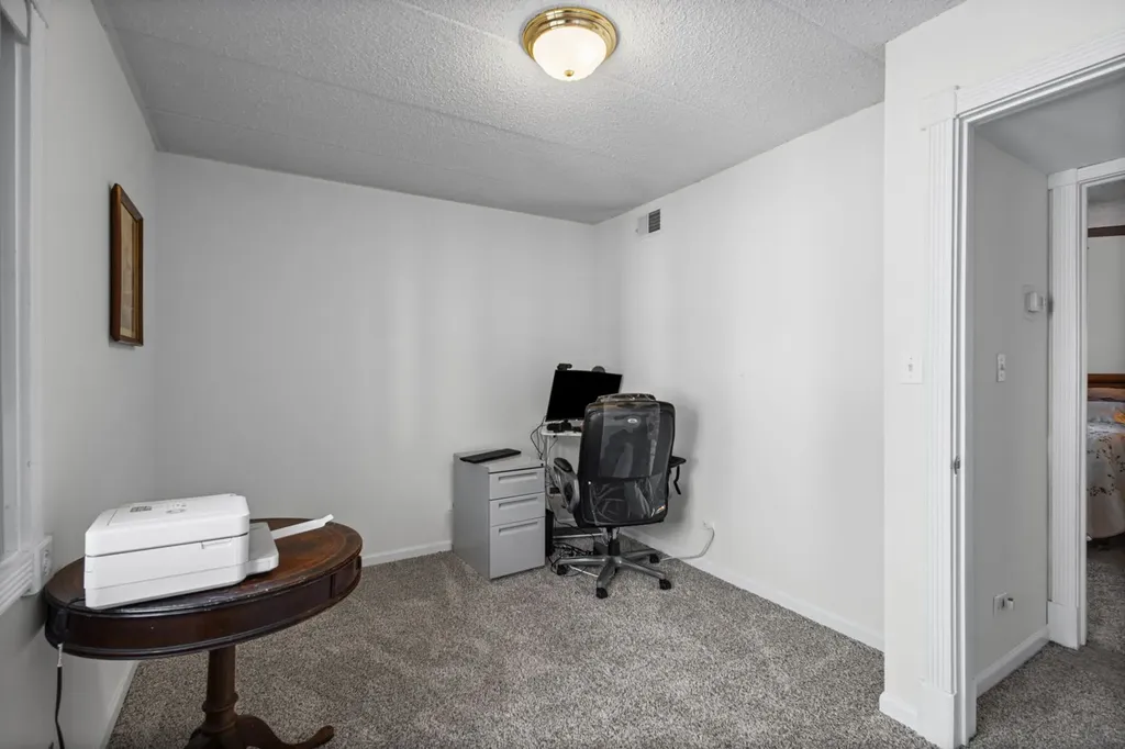 6248 South Gullikson Road Chicago IL 60638