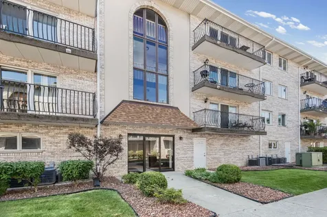 6248 South Gullikson Road Chicago IL 60638