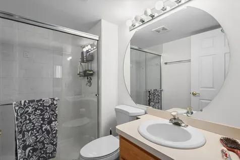 6248 South Gullikson Road Chicago IL 60638