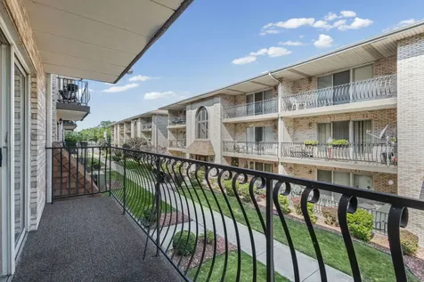 6248 South Gullikson Road Chicago IL 60638