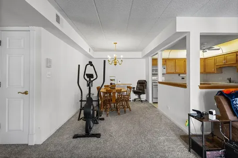 6248 South Gullikson Road Chicago IL 60638