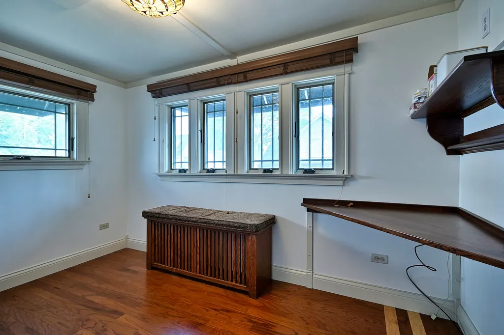 129 East Washington Street Villa Park IL 60181