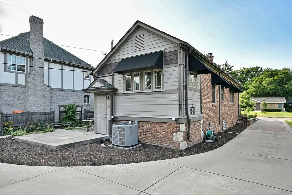 129 East Washington Street Villa Park IL 60181