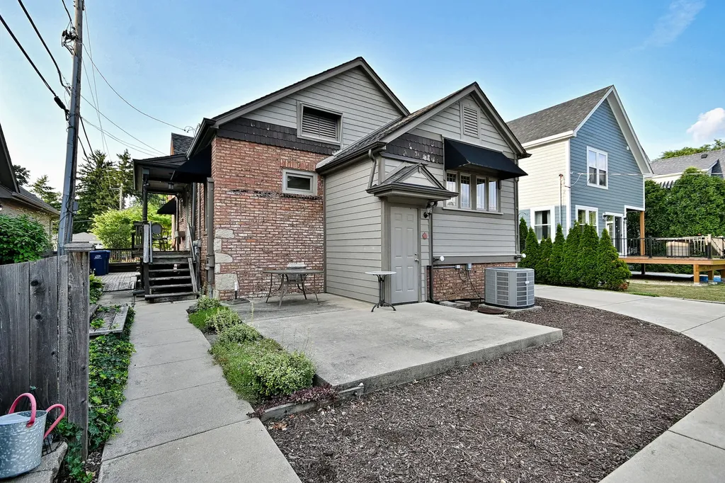129 East Washington Street Villa Park IL 60181