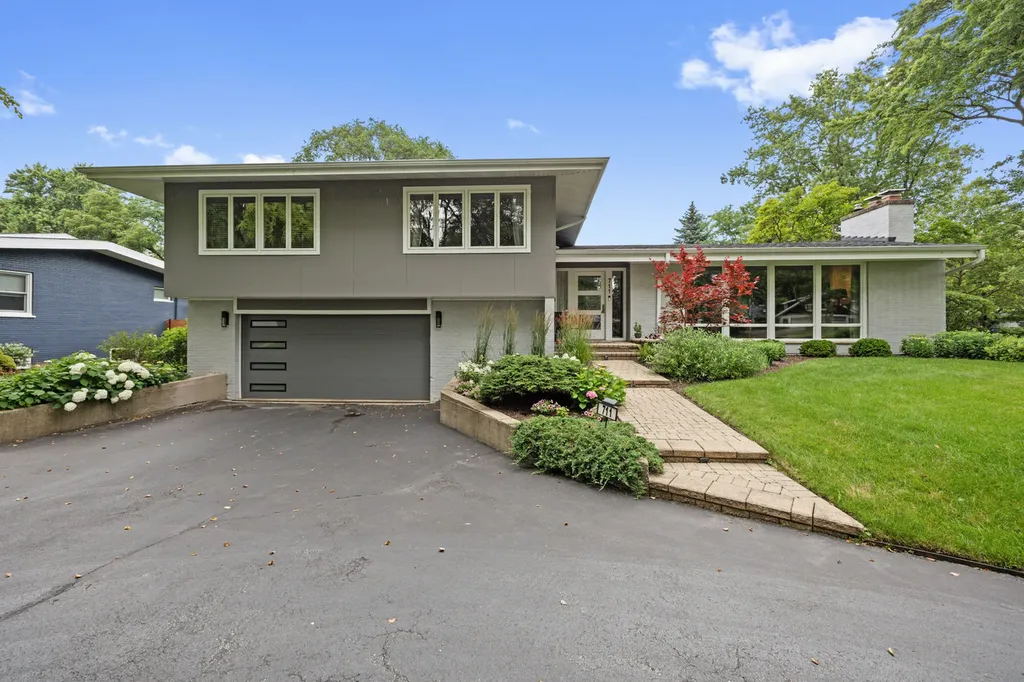 711 Elder Court Glencoe IL 60022