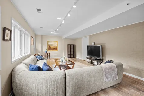 711 Elder Court Glencoe IL 60022