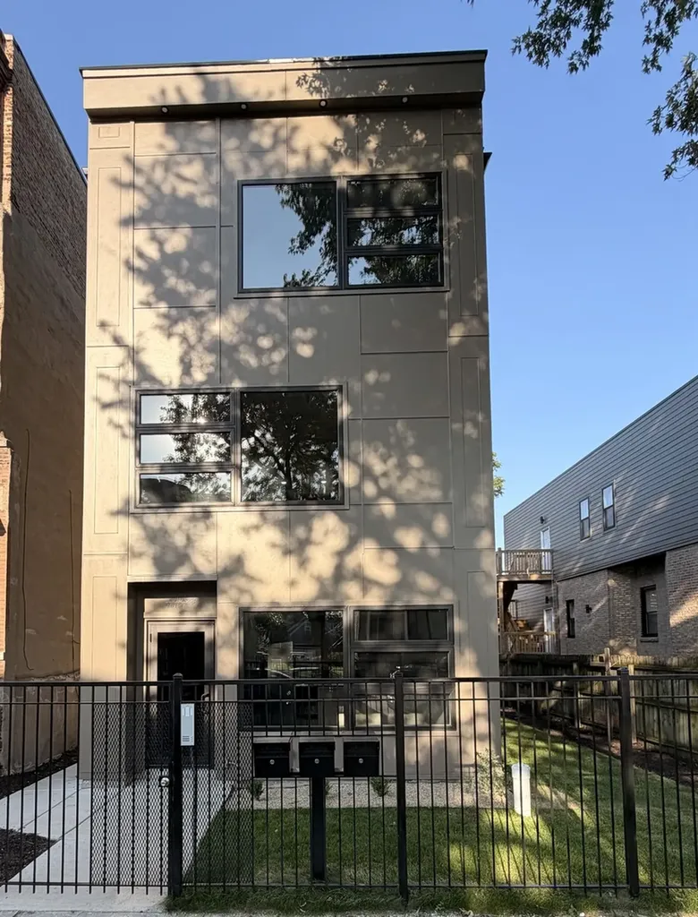 6603 South Langley Avenue Chicago IL 60637