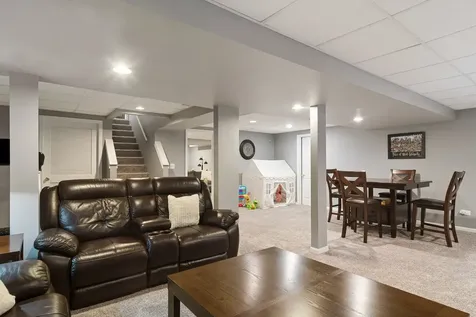 300 Hampton Street Cary IL 60013