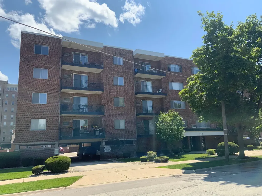 205 West Miner Street Arlington Heights IL 60005