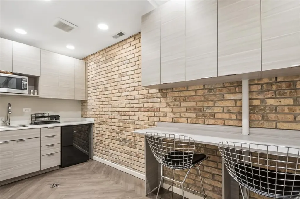 2219-23 West Belmont Avenue Chicago IL 60618