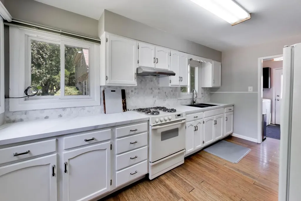 607 North Edgewood Avenue Lombard IL 60148
