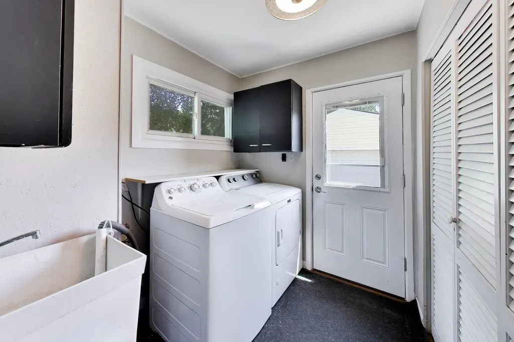 607 North Edgewood Avenue Lombard IL 60148