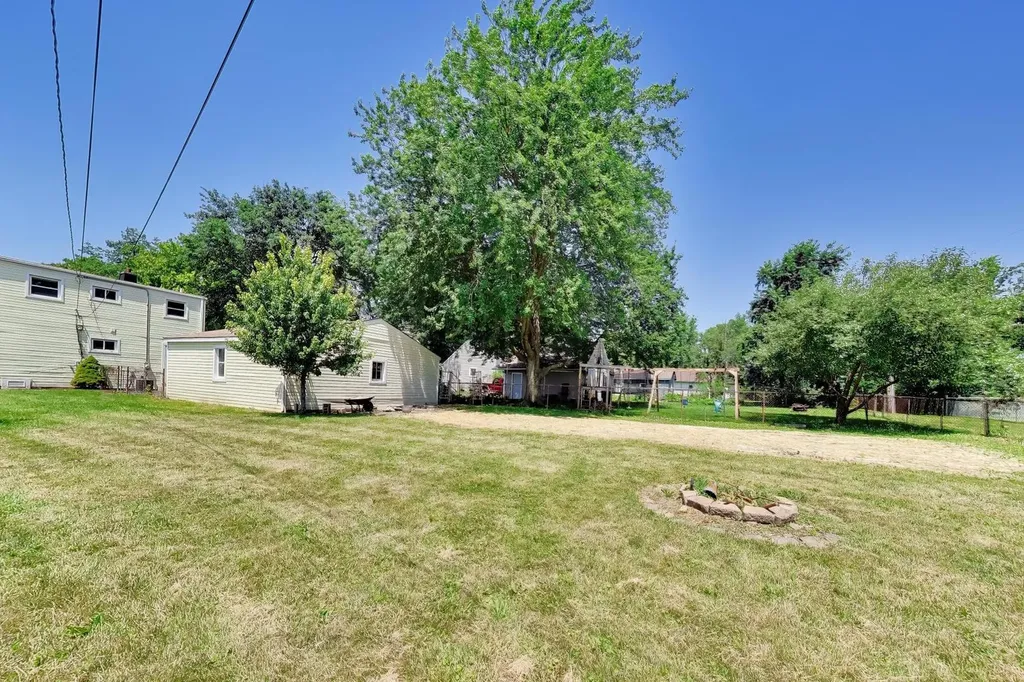 607 North Edgewood Avenue Lombard IL 60148