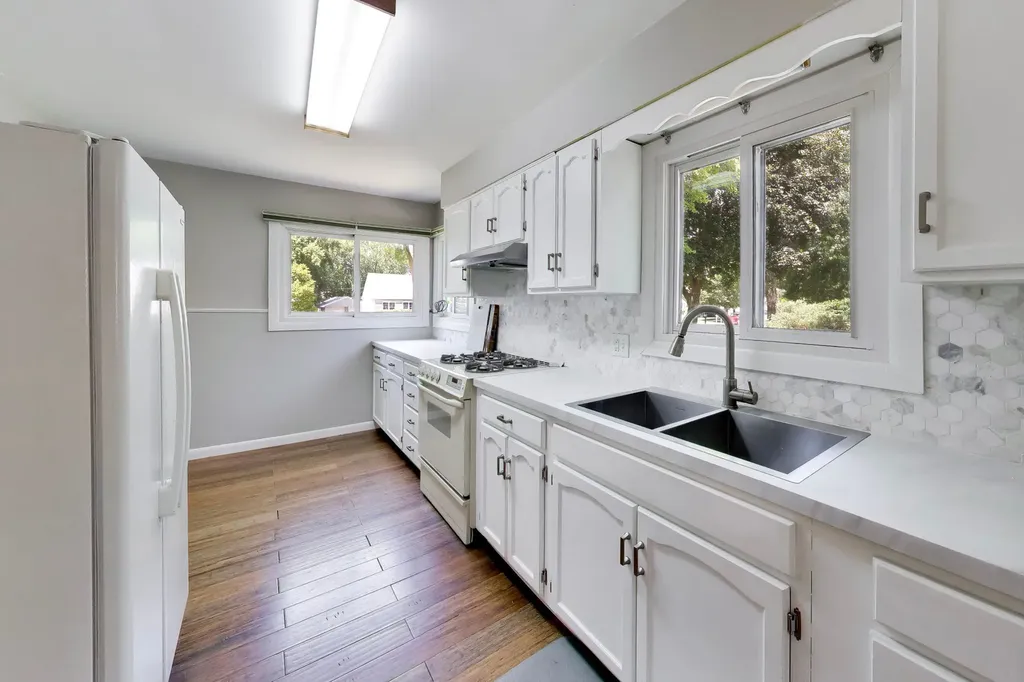 607 North Edgewood Avenue Lombard IL 60148