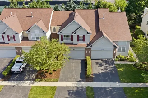 3332 Renard Lane St. Charles IL 60175